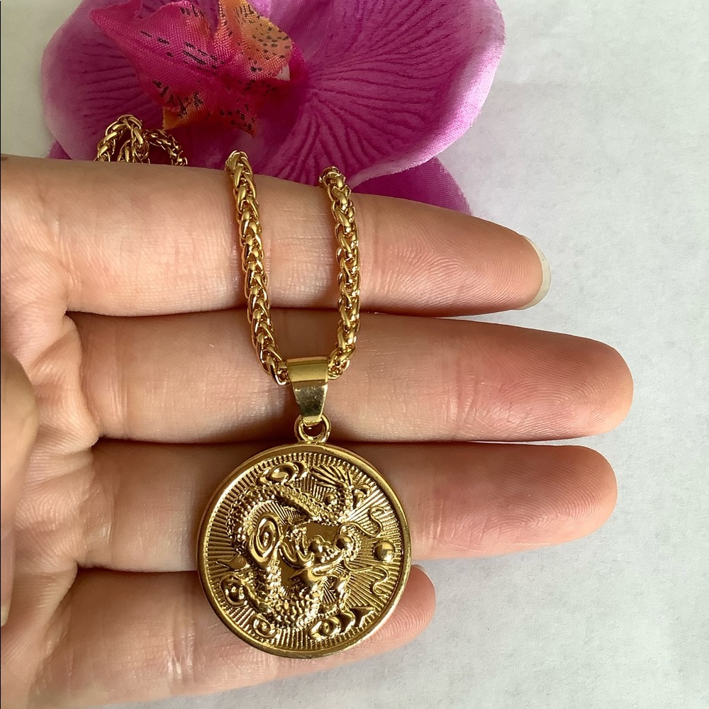 Brand new 18k gold plated Dragon necklace
